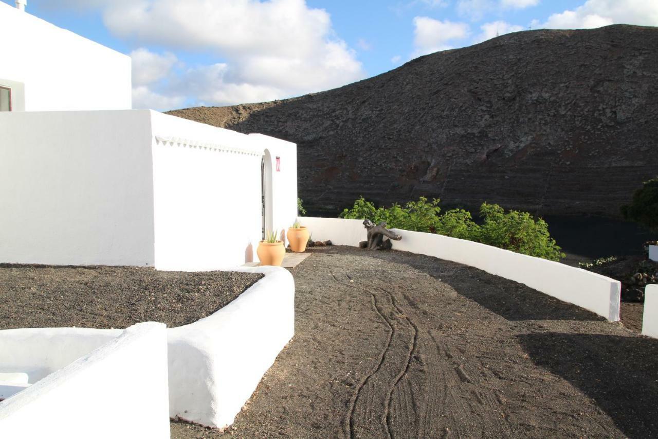 Casa Caldera Guiguan Tinajo Exterior photo